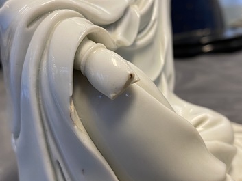 Une figure de Guanyin en porcelaine blanc de Chine, marque en creux, 19/20&egrave;me